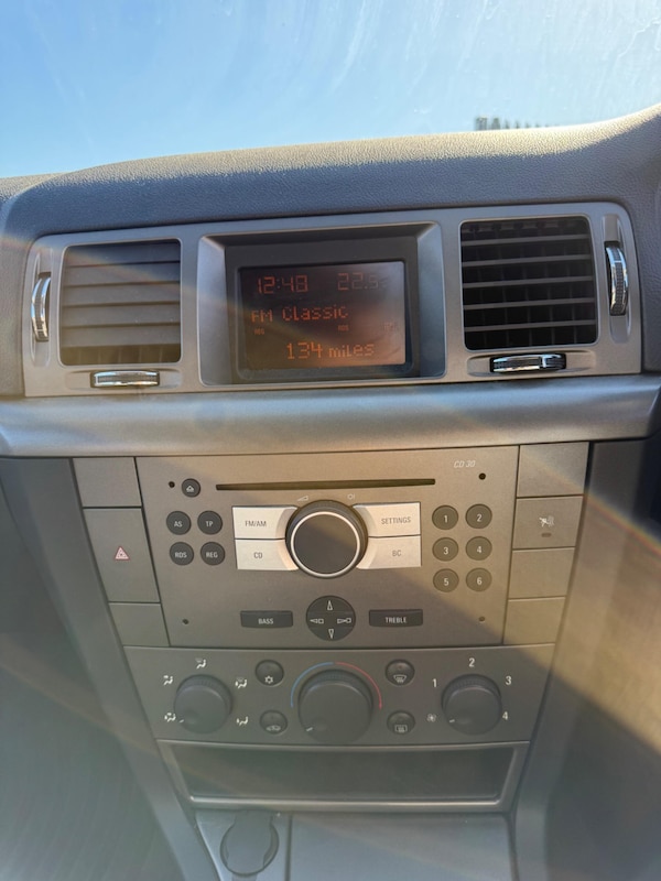 Used Vauxhall Vectra 2008 for sale - 76189245: Photo 17