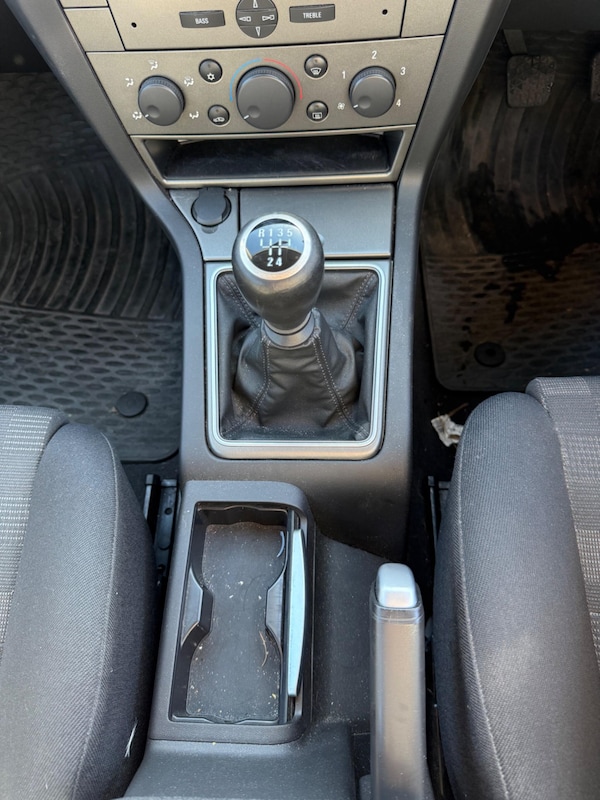 Used Vauxhall Vectra 2008 for sale - 76189245: Photo 18