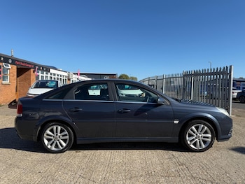 Used Vauxhall Vectra 2008 for sale - 76189245: Photo 2