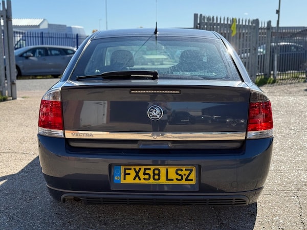 Used Vauxhall Vectra 2008 for sale - 76189245: Photo 3