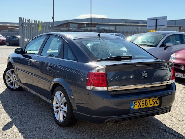 Used Vauxhall Vectra 2008 for sale - 76189245: Photo 4