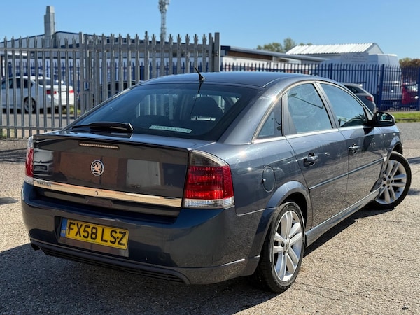 Used Vauxhall Vectra 2008 for sale - 76189245: Photo 5