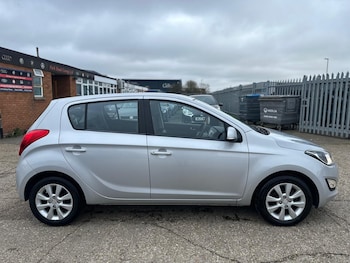 Used Hyundai i20 2013 for sale - 77484335: Photo