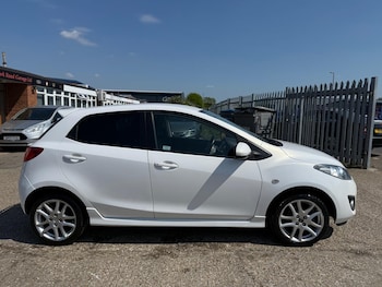 Used Mazda Mazda2 2011 for sale - 78261035: Photo