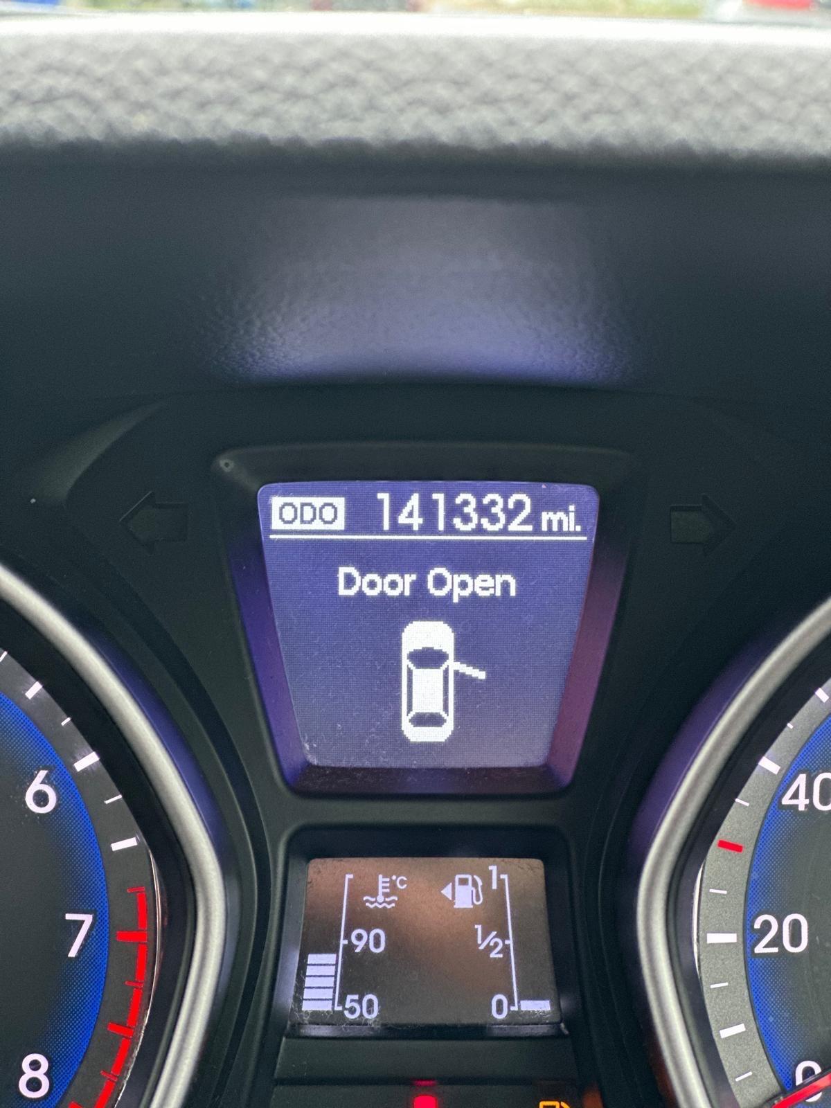 Used Hyundai i30 2014 for sale - 77484121: Photo 14