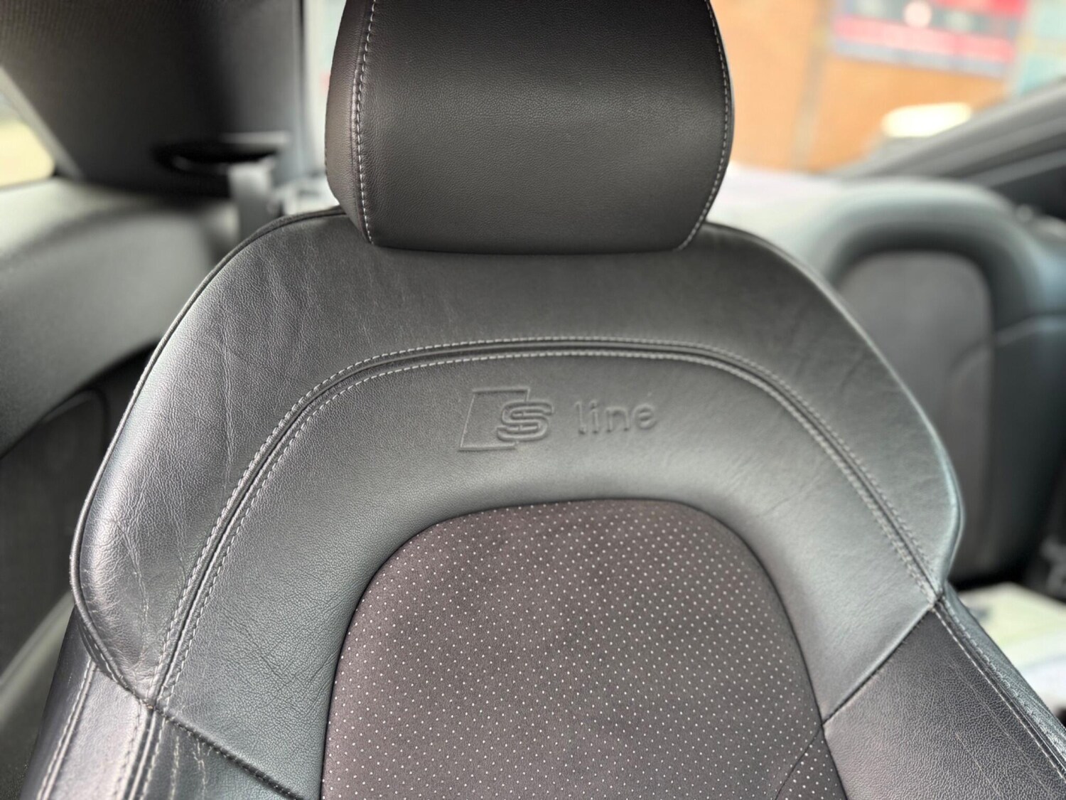 Used Audi TT 2011 for sale - 76620240: Photo 14