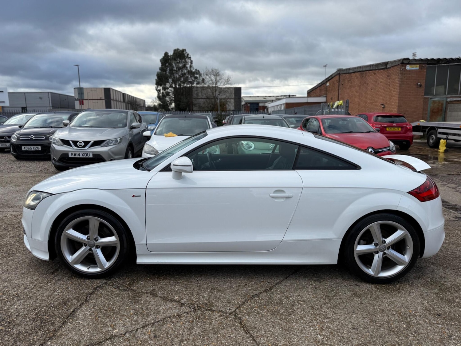 Used Audi TT 2011 for sale - 76620240: Photo 6