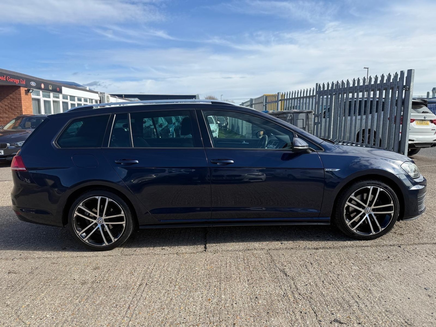 Used Volkswagen Golf for sale - 77824573: Photo 2