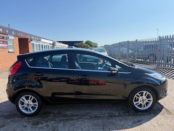 Used Ford Fiesta 2015 for sale - 79324975: Photo