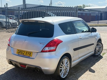 Used Suzuki Swift 2012 for sale - 79395979: Photo