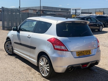 Used Suzuki Swift 2012 for sale - 79395979: Photo