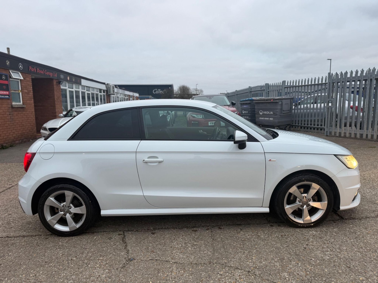 Used Audi A1 for sale - 77067201: Photo 2