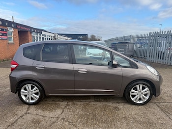 Used Honda Jazz 2014 for sale - 77040564: Photo