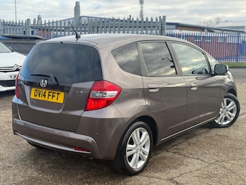 Used Honda Jazz 2014 for sale - 77040564: Photo
