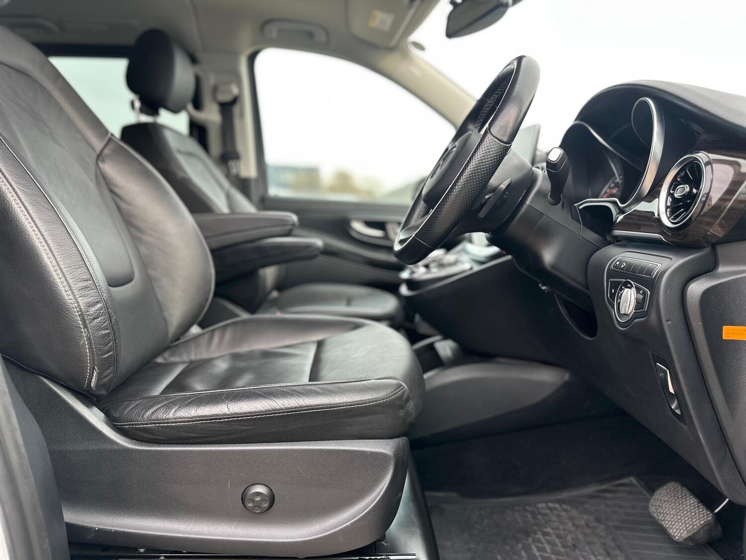 Used Mercedes-Benz V-Class for sale - 77586906: Photo 16