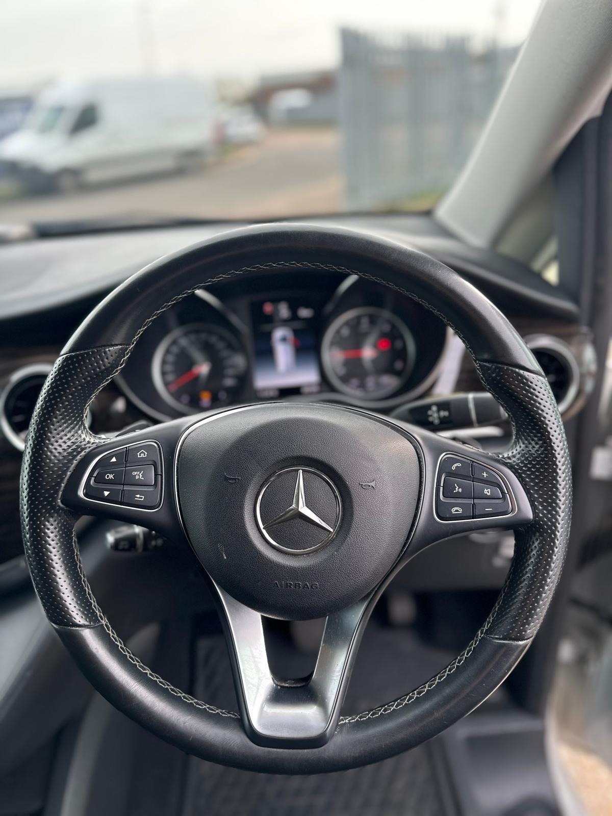 Used Mercedes-Benz V-Class for sale - 77586906: Photo 26