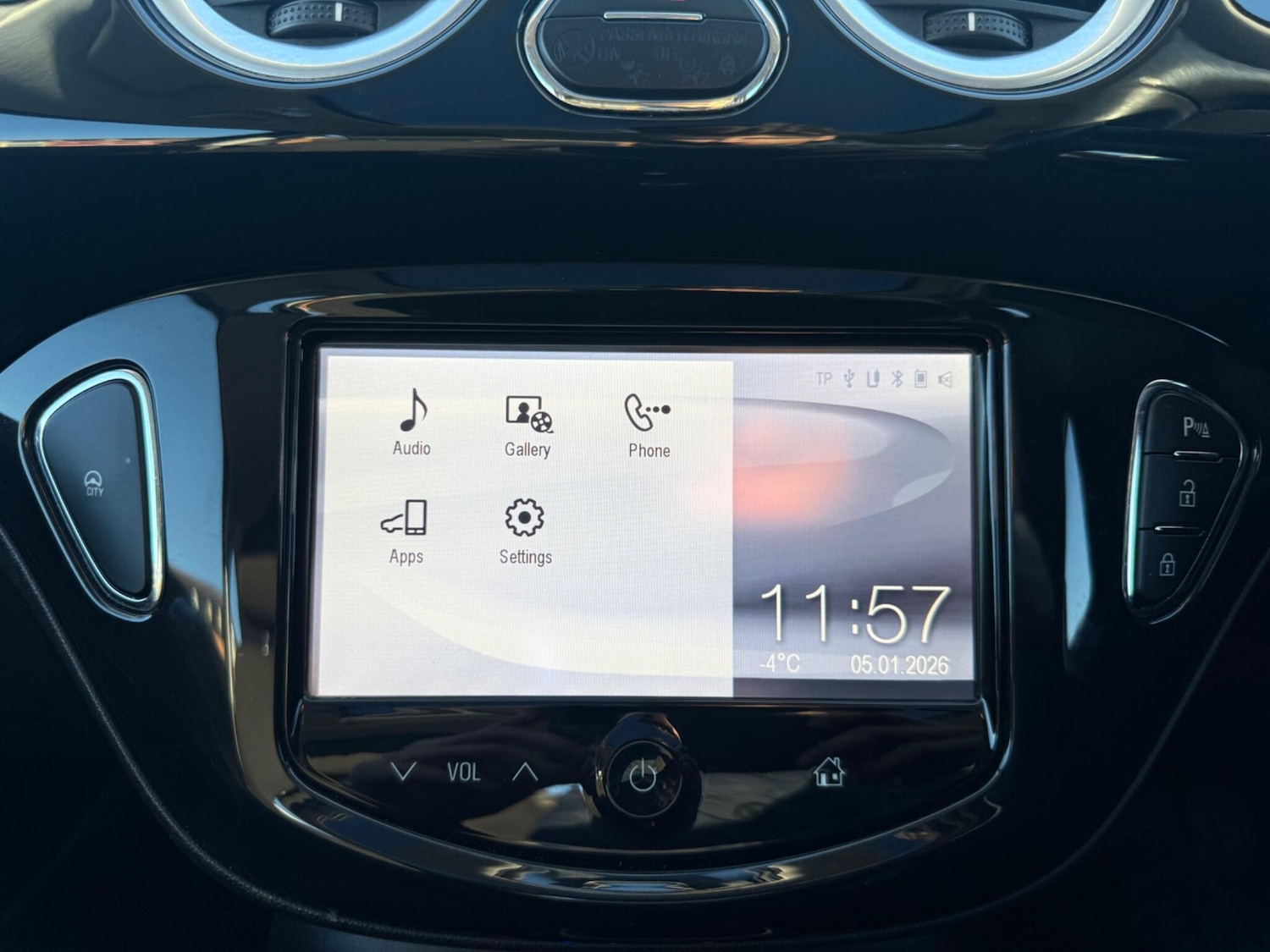 Used Vauxhall ADAM 2015 for sale - 77109369: Photo 19