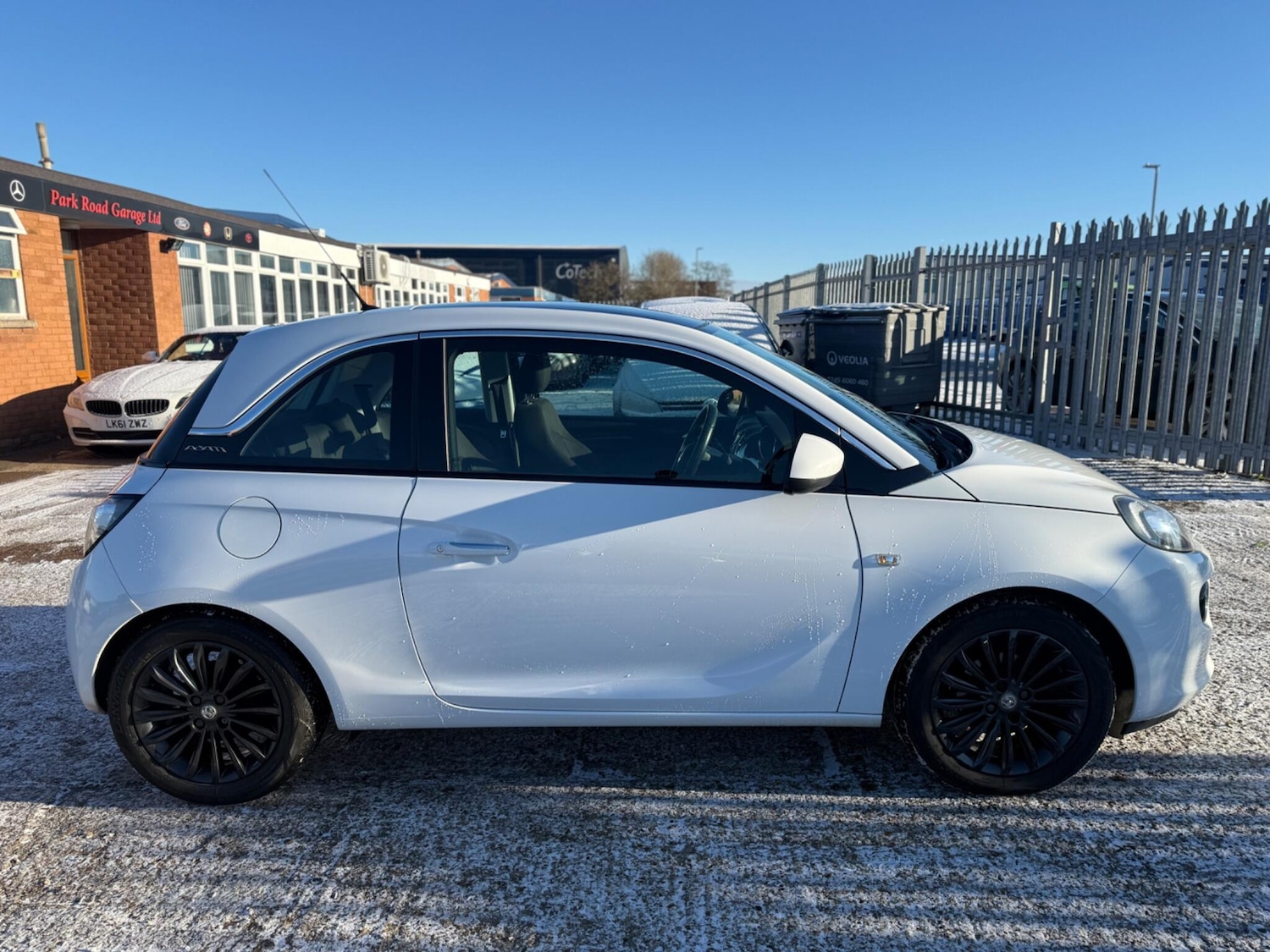 Used Vauxhall ADAM 2015 for sale - 77109369: Photo 2