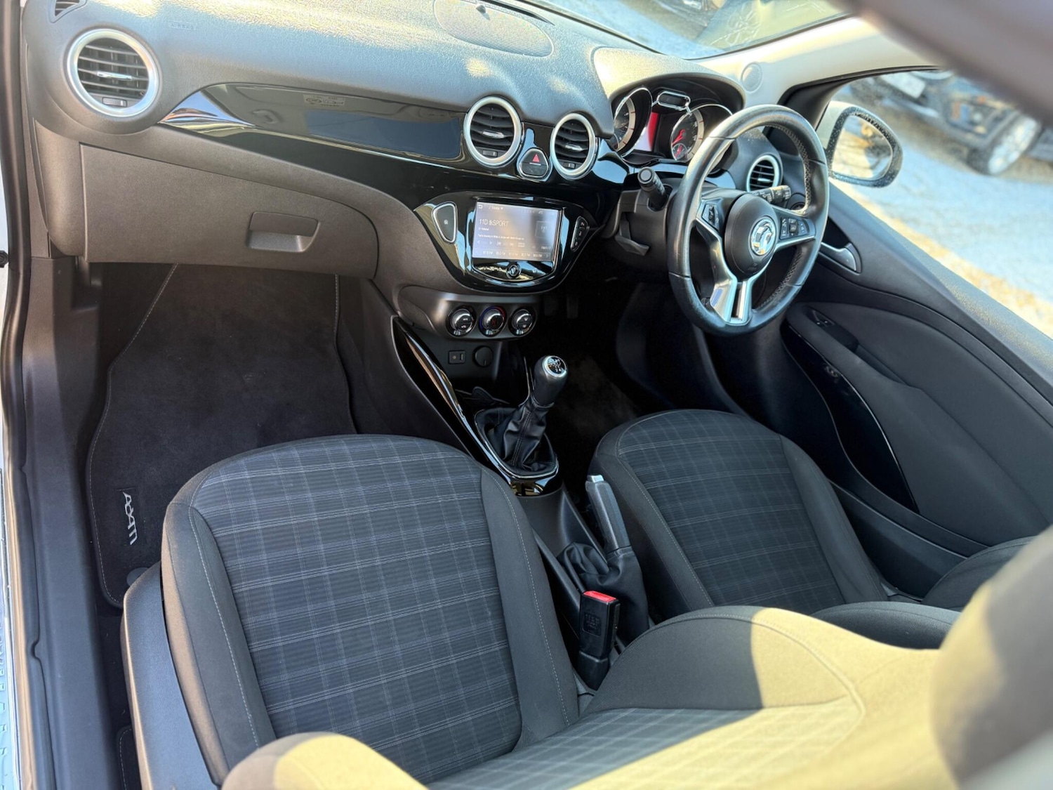 Used Vauxhall ADAM 2015 for sale - 77109369: Photo 8