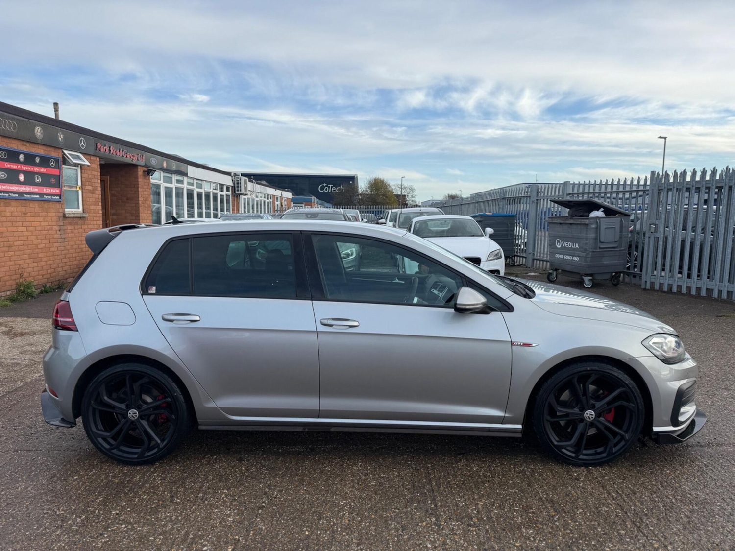 Used Volkswagen Golf for sale - 76832548: Photo 2