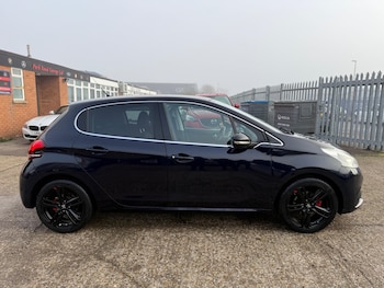 Used Peugeot 208 2015 for sale - 76765303: Photo