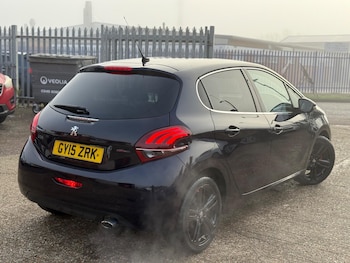 Used Peugeot 208 2015 for sale - 76765303: Photo