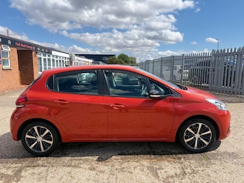 Used Peugeot 208 2016 for sale - 79441620: Photo