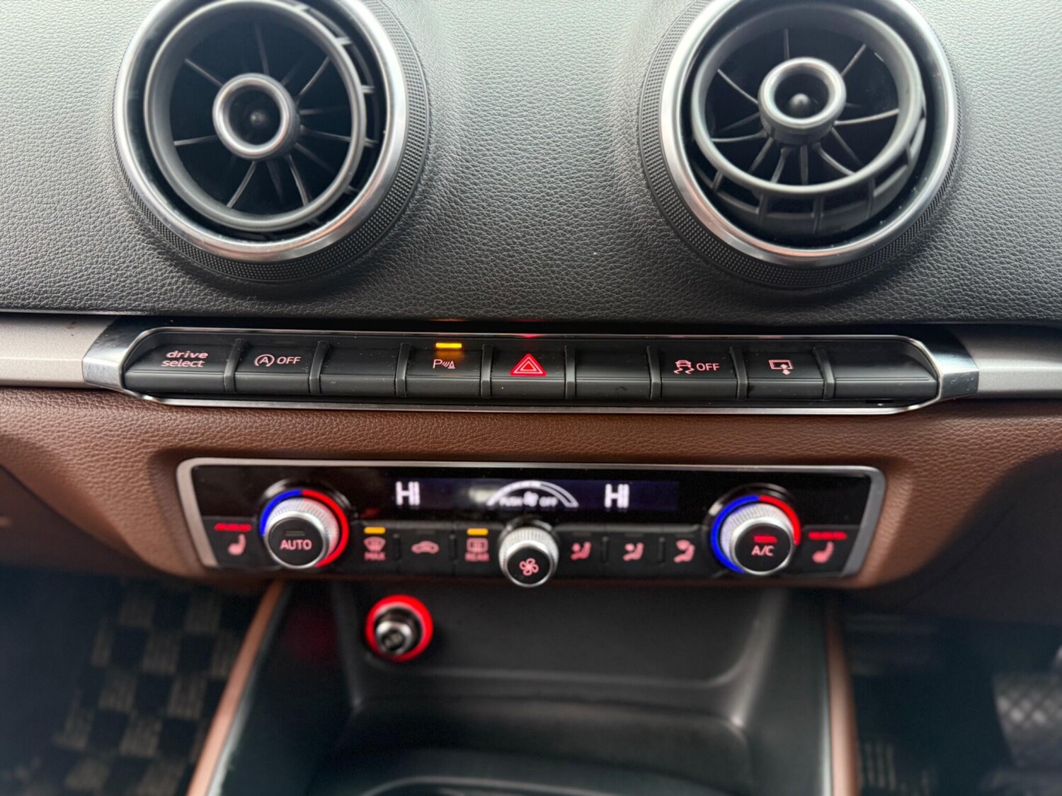 Used Audi A3 2014 for sale - 77400626: Photo 28