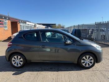 Used Peugeot 208 2012 for sale - 77794172: Photo