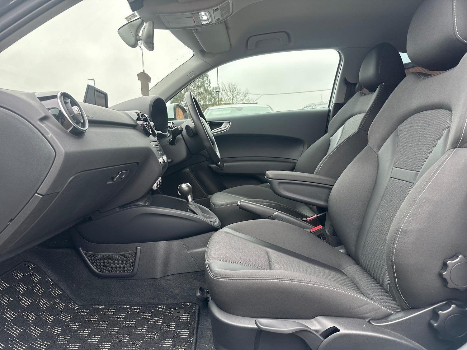 Used Audi A1 2013 for sale - 77611503: Photo 10