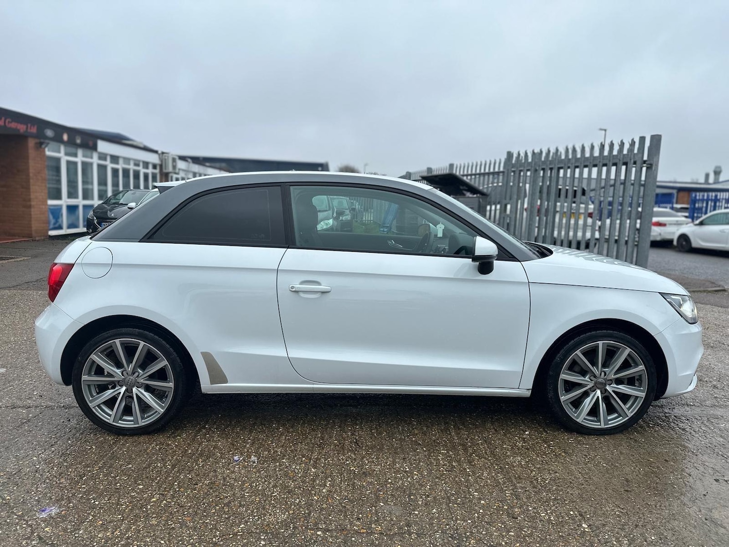 Used Audi A1 2013 for sale - 77611503: Photo 2