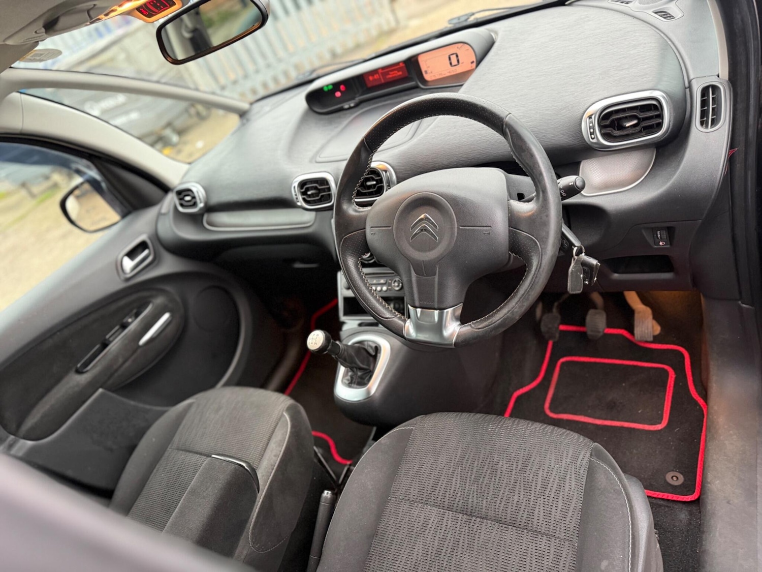Used Citroen C3 Picasso 2015 for sale - 77425311: Photo 11