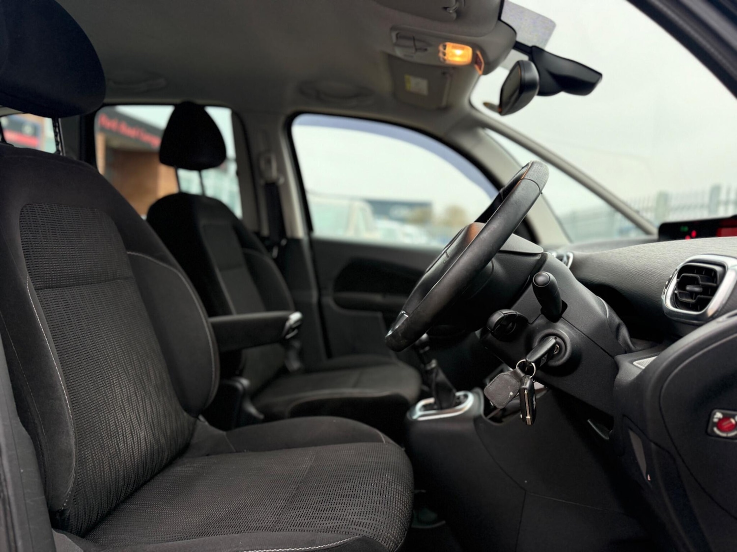 Used Citroen C3 Picasso 2015 for sale - 77425311: Photo 12