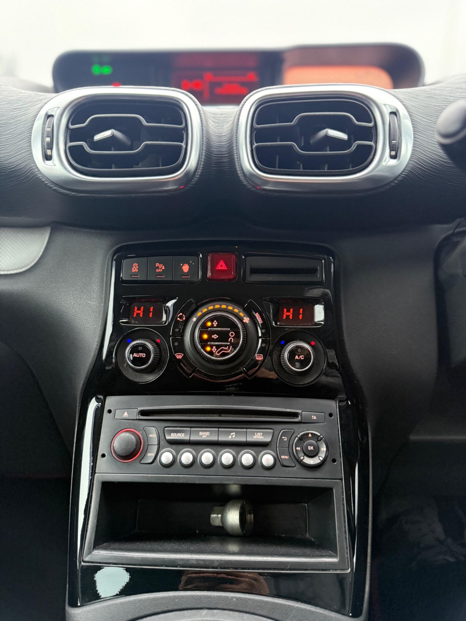 Used Citroen C3 Picasso 2015 for sale - 77425311: Photo 16