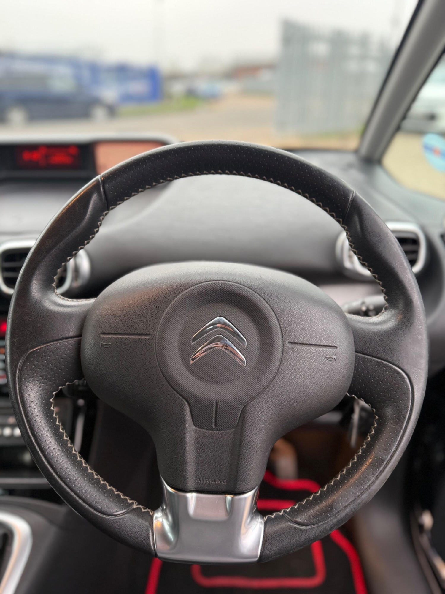 Used Citroen C3 Picasso 2015 for sale - 77425311: Photo 18