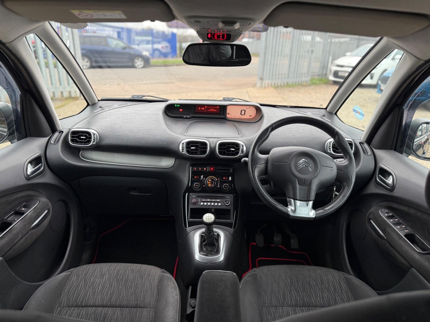 Used Citroen C3 Picasso 2015 for sale - 77425311: Photo 25