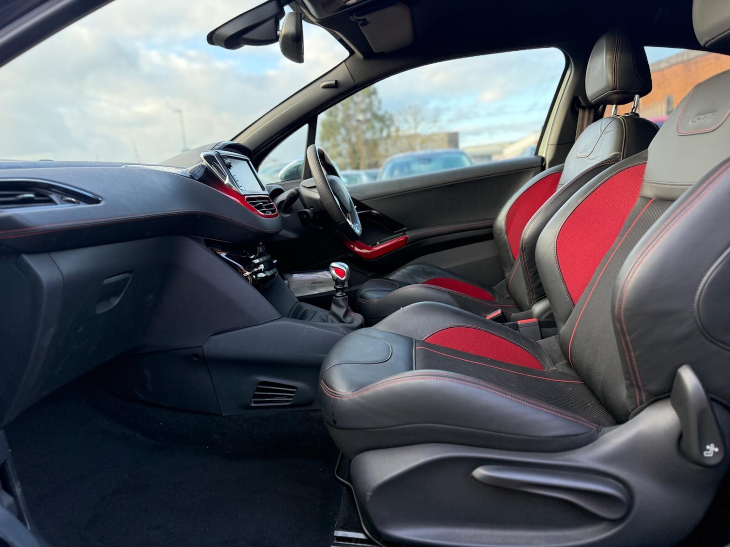 Used Peugeot 208 2013 for sale - 77163611: Photo 12