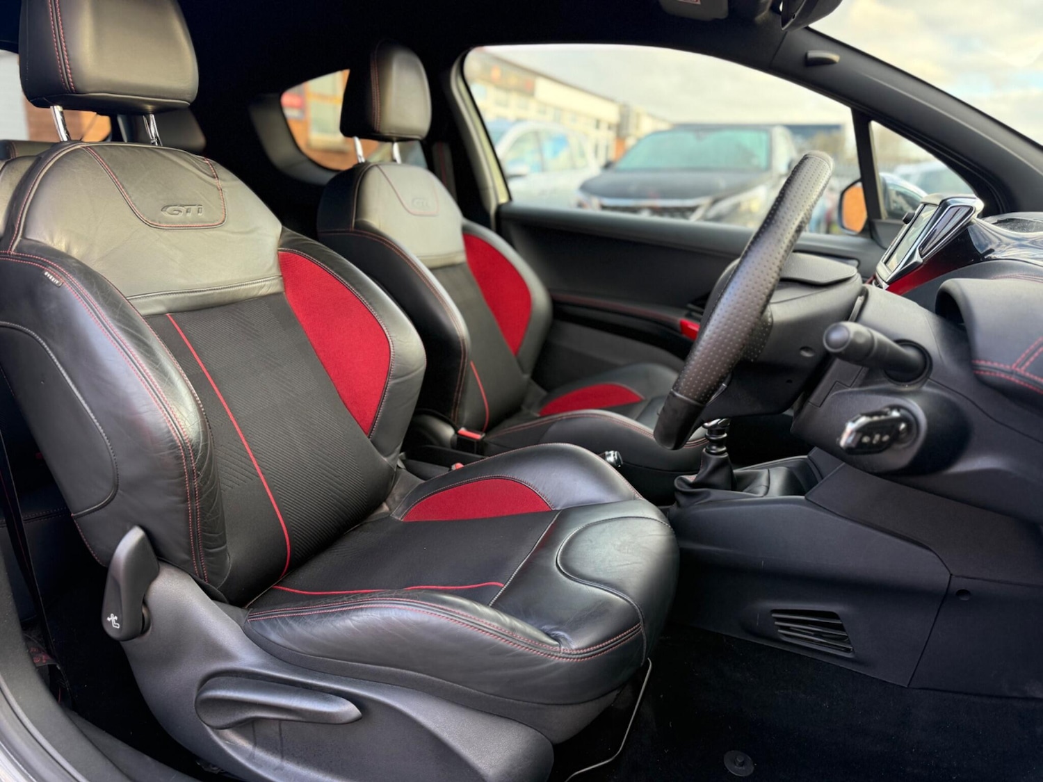 Used Peugeot 208 2013 for sale - 77163611: Photo 17