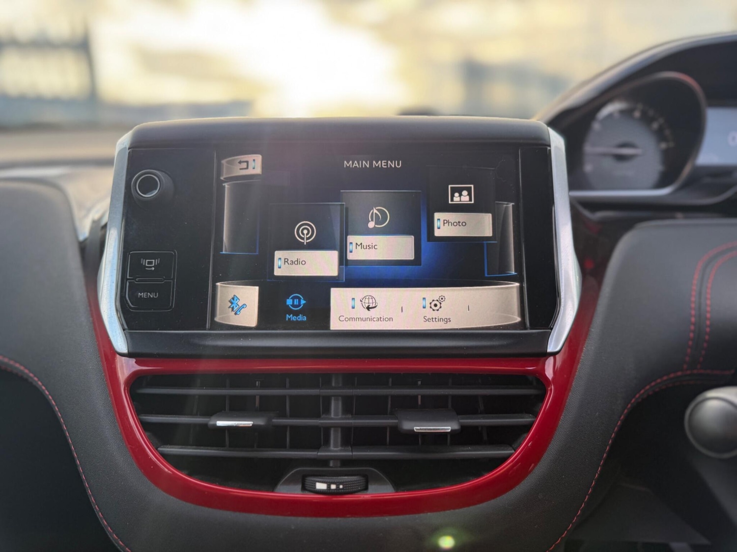 Used Peugeot 208 2013 for sale - 77163611: Photo 22