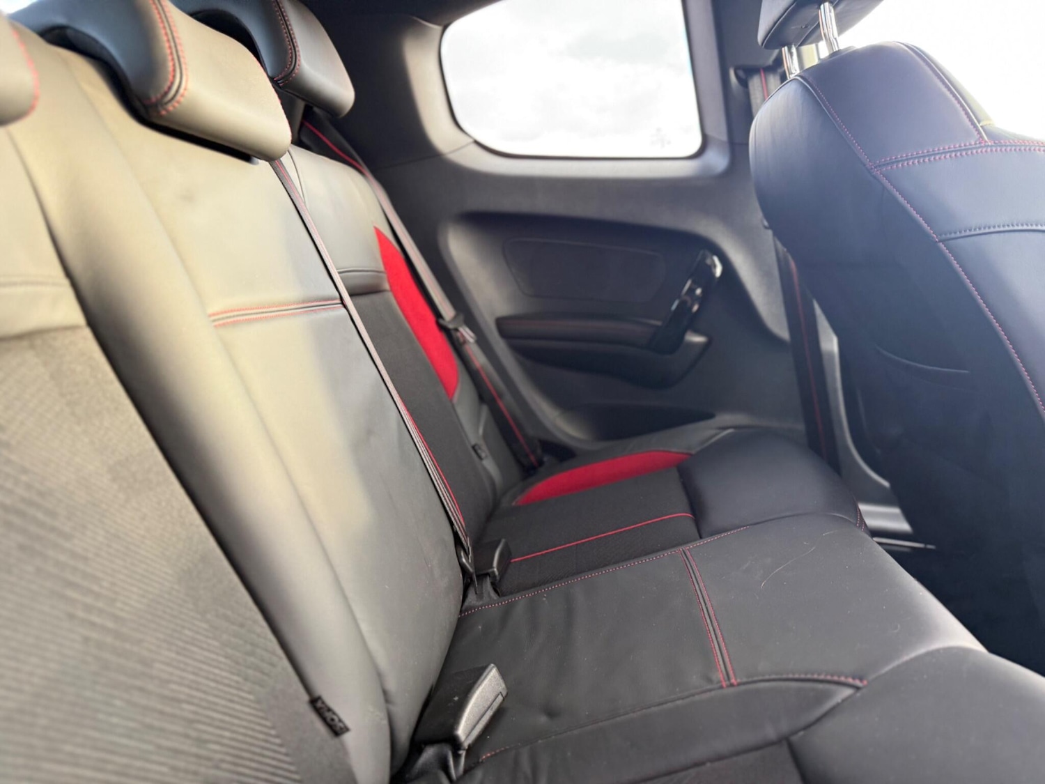 Used Peugeot 208 2013 for sale - 77163611: Photo 26