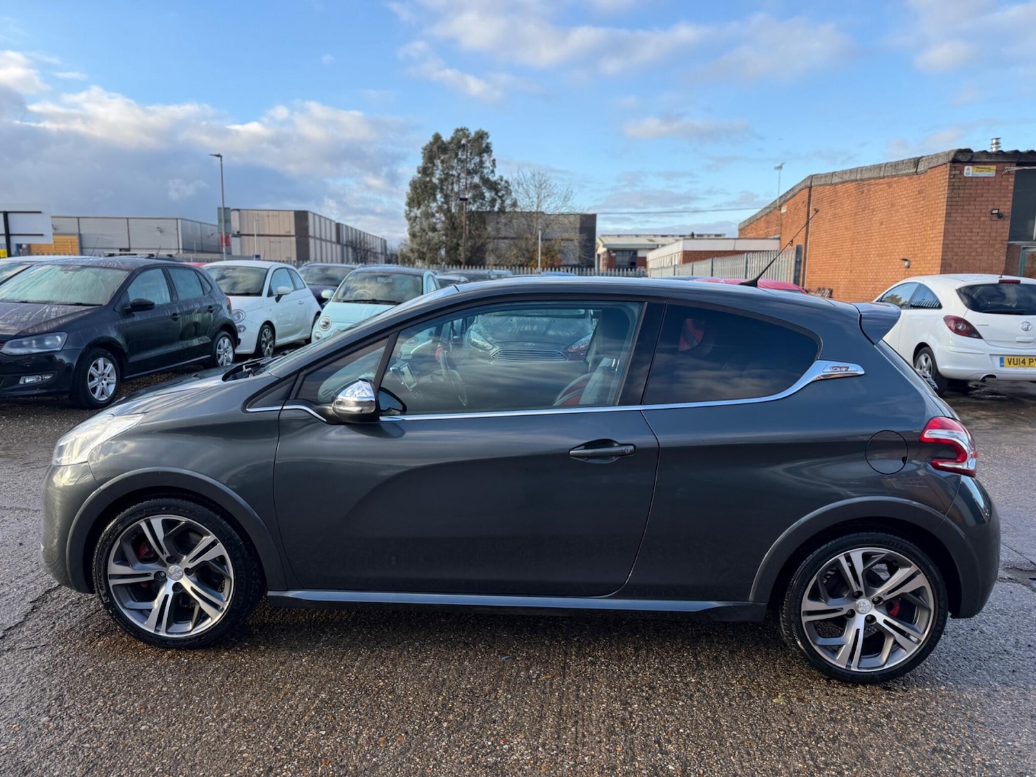 Used Peugeot 208 2013 for sale - 77163611: Photo 6