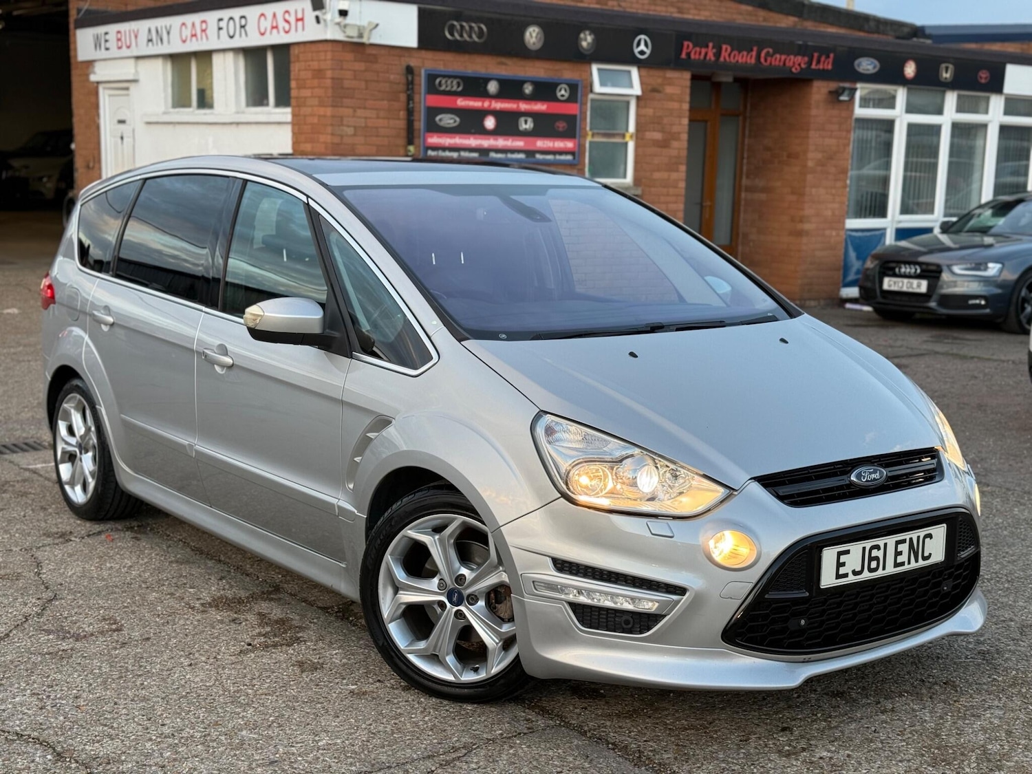 Used Ford S-Max 2011 for sale - 76714932: Photo 1