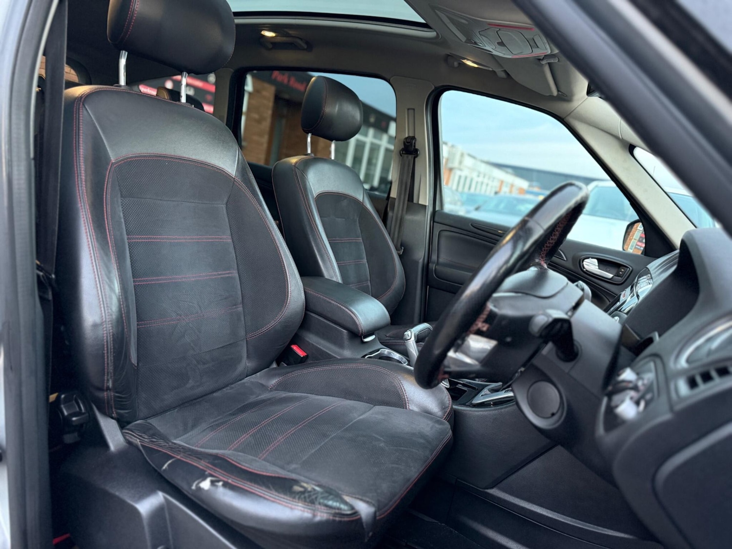 Used Ford S-Max 2011 for sale - 76714932: Photo 14