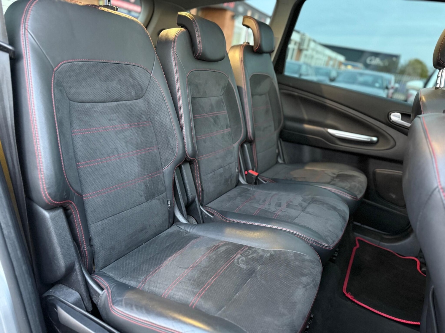 Used Ford S-Max 2011 for sale - 76714932: Photo 24