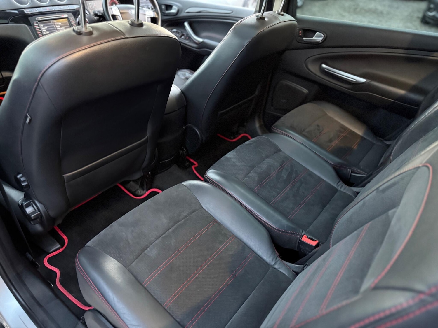 Used Ford S-Max 2011 for sale - 76714932: Photo 25