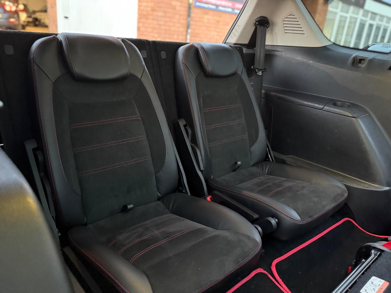 Used Ford S-Max 2011 for sale - 76714932: Photo 29