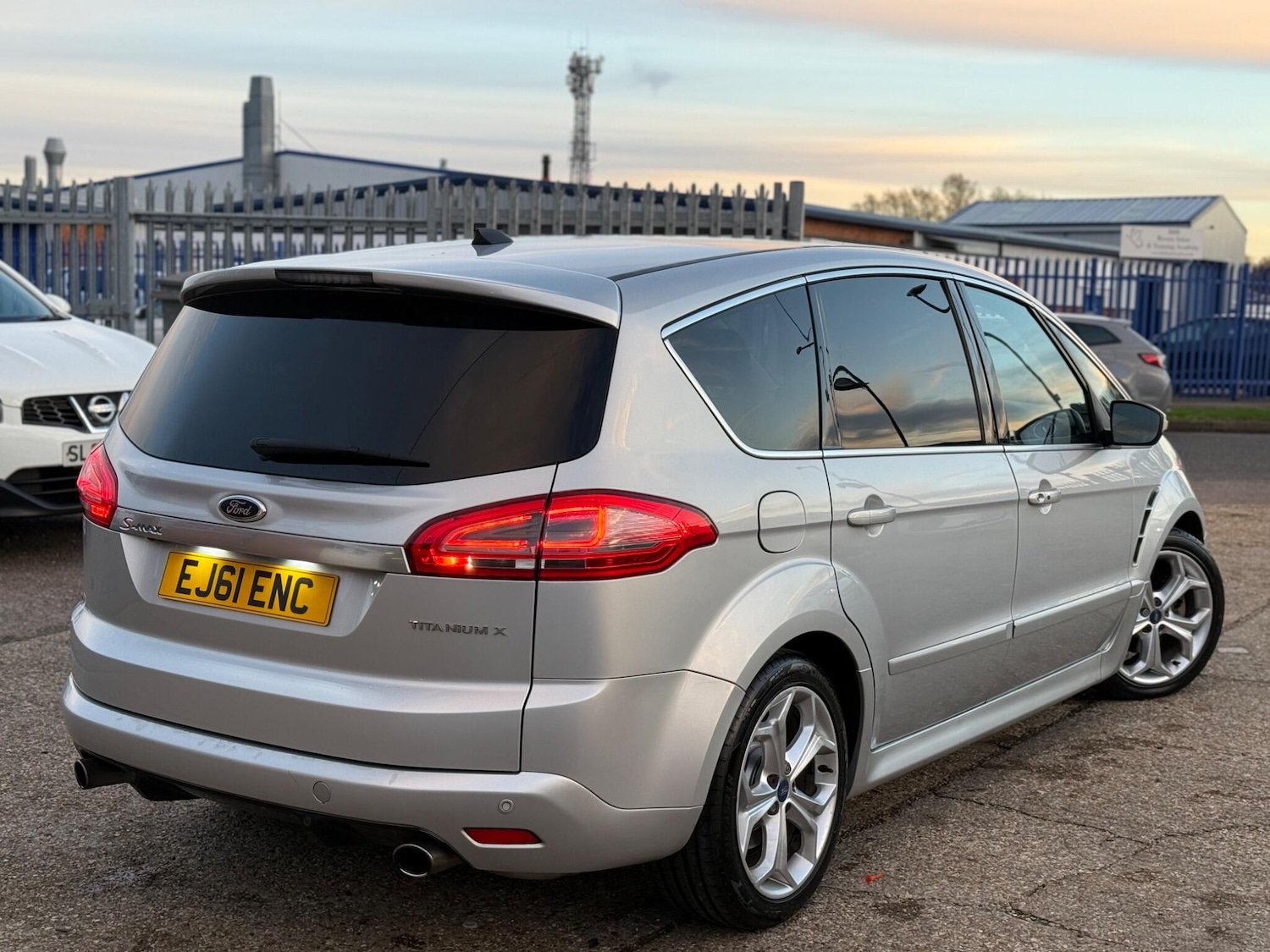 Used Ford S-Max 2011 for sale - 76714932: Photo 3