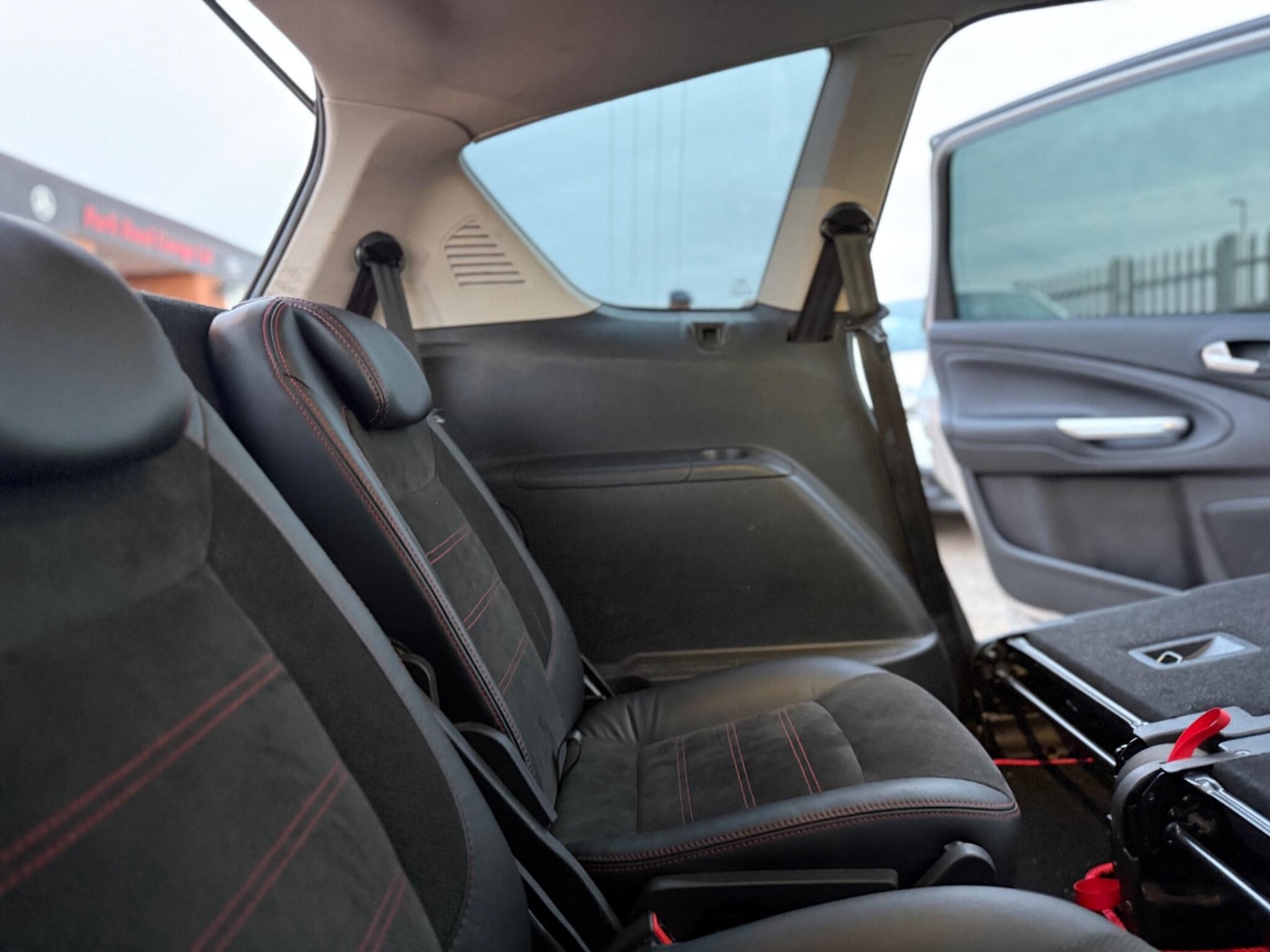 Used Ford S-Max 2011 for sale - 76714932: Photo 30