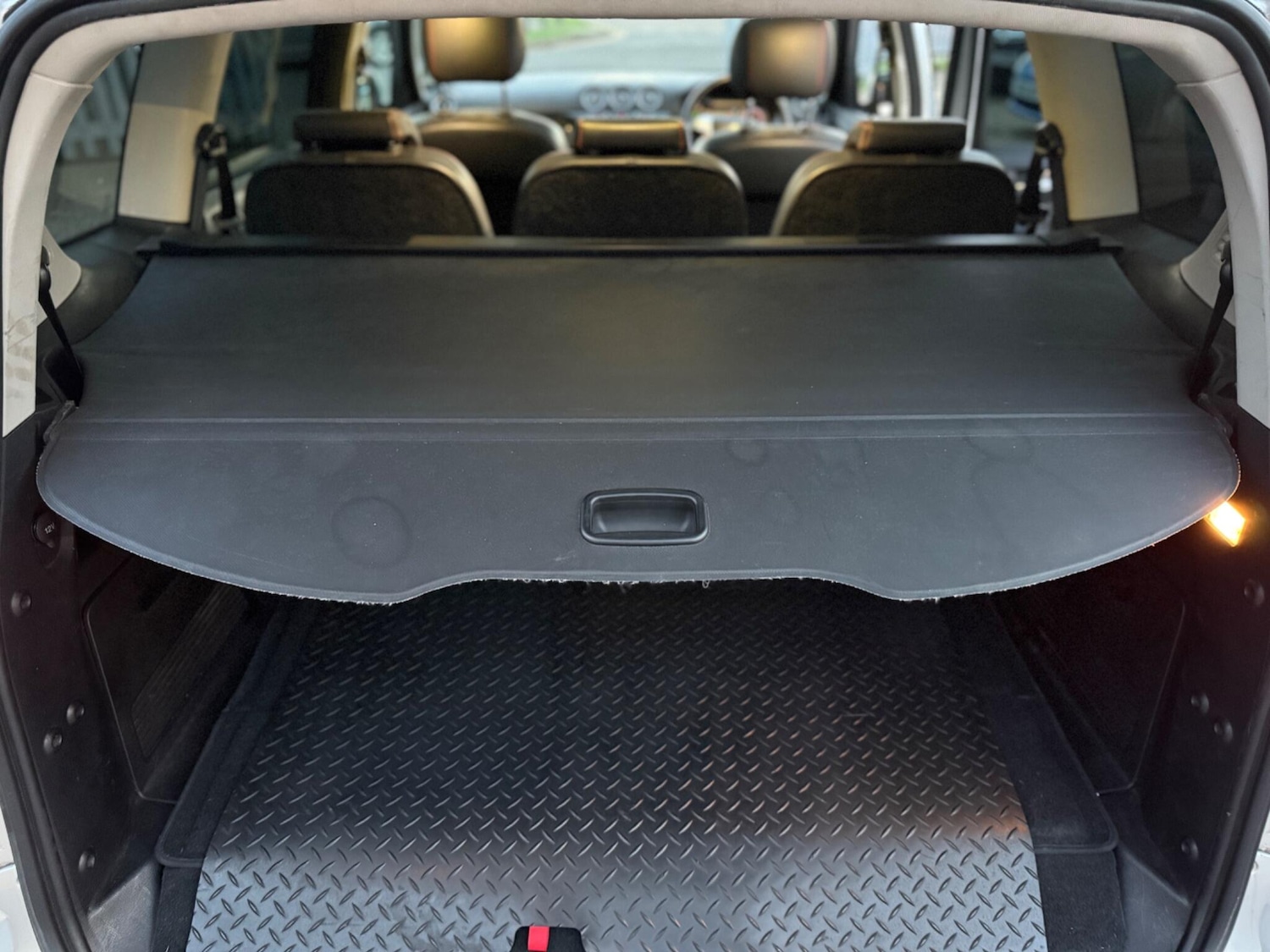 Used Ford S-Max 2011 for sale - 76714932: Photo 35