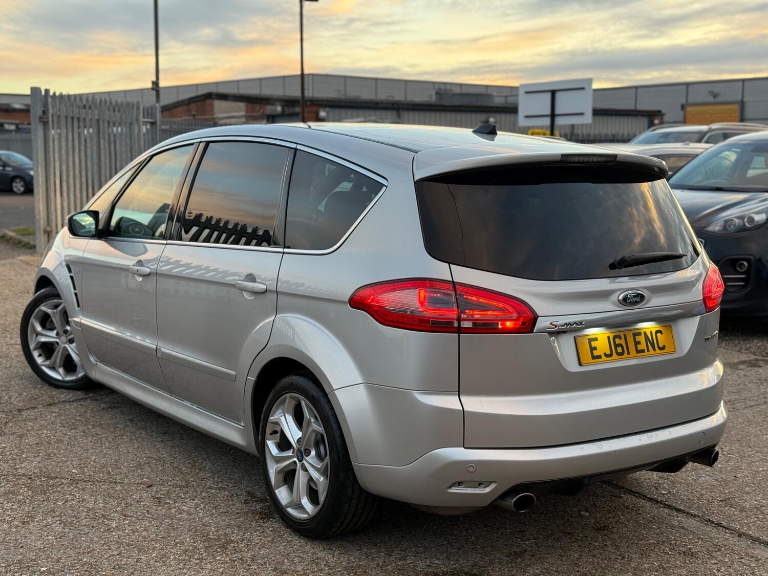 Used Ford S-Max 2011 for sale - 76714932: Photo 5